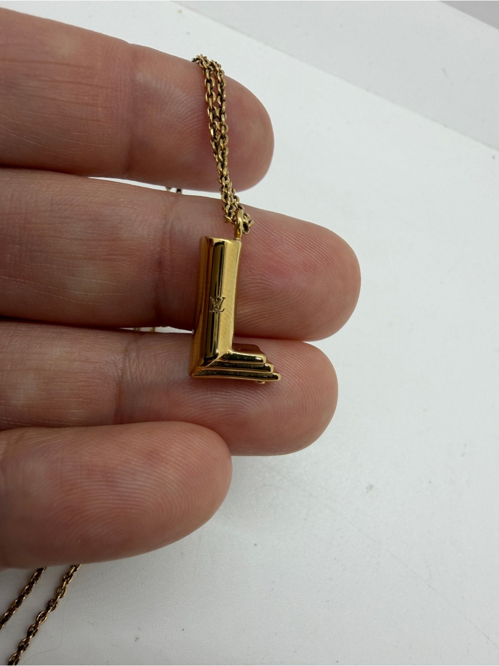 Authentic Louis Vuitton LV me “L” Necklace - Picture 8 of 12